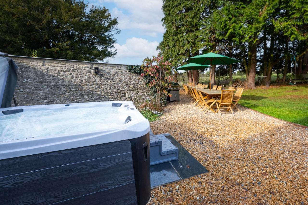 Topside House - Beautiful 7 Bedroom House With Hottub Wifi And Parking Near Bath Wells Frome