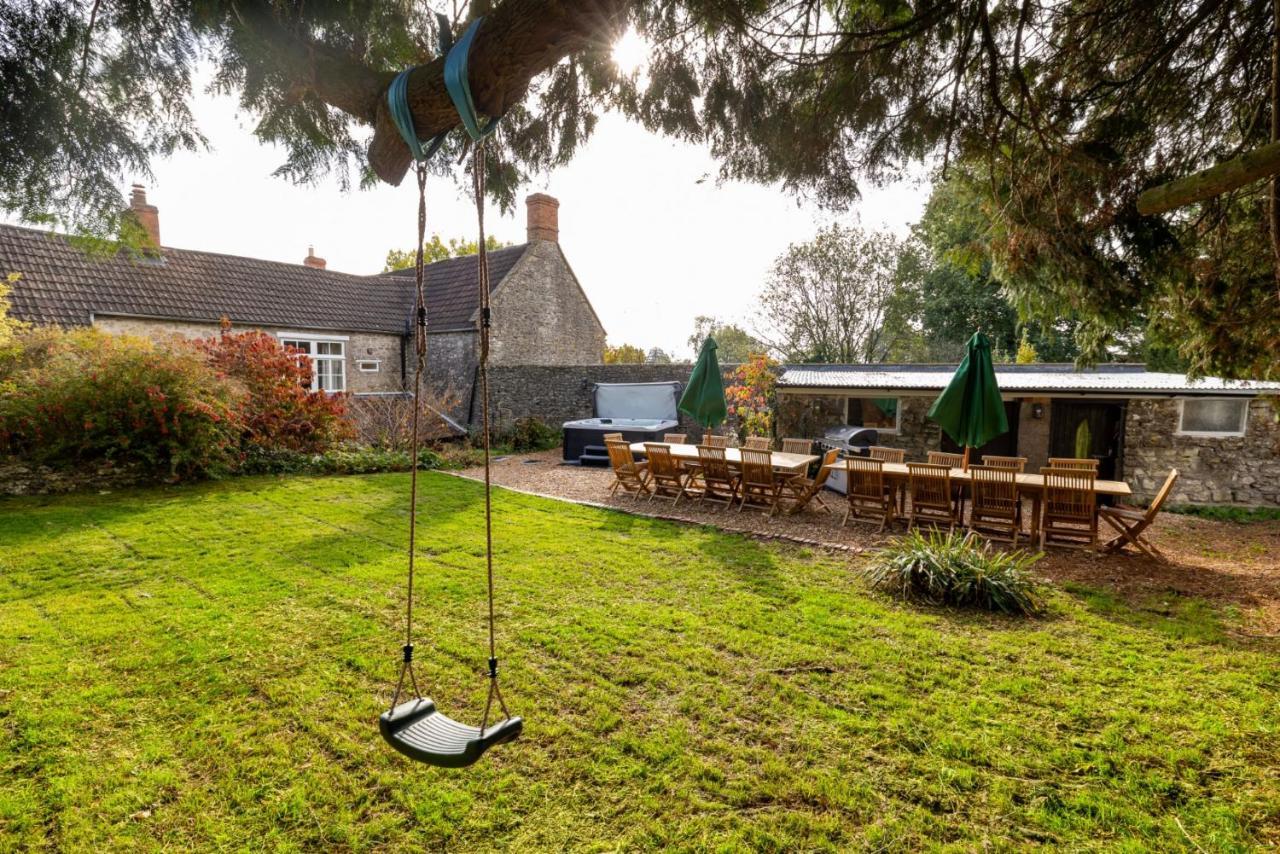 Topside House - Beautiful 7 Bedroom House With Hottub Wifi And Parking Near Bath Wells Frome Holiday home *