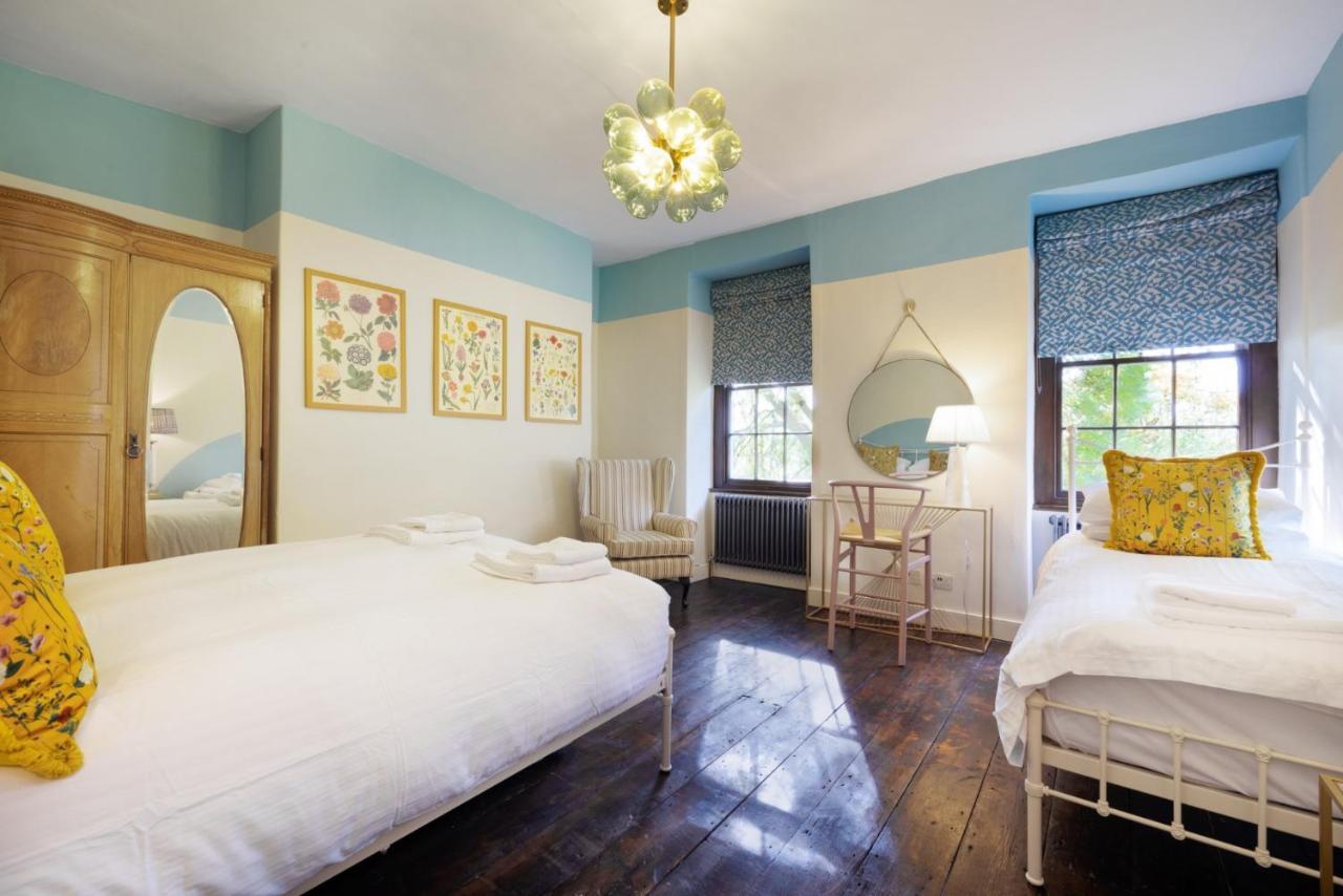 Topside House - Beautiful 7 Bedroom House With Hottub Wifi And Parking Near Bath Wells Frome