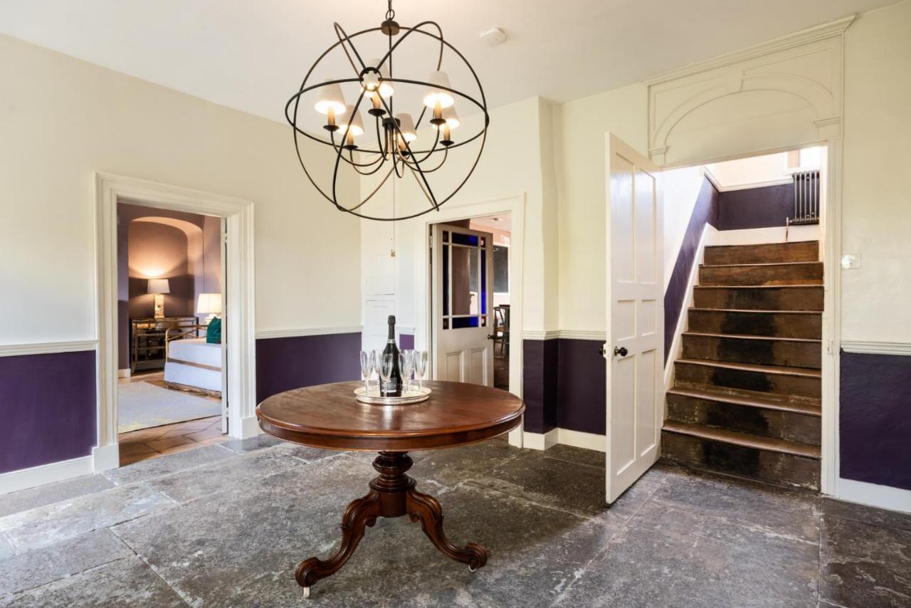 Topside House - Beautiful 7 Bedroom House With Hottub Wifi And Parking Near Bath Wells Frome Holiday home *